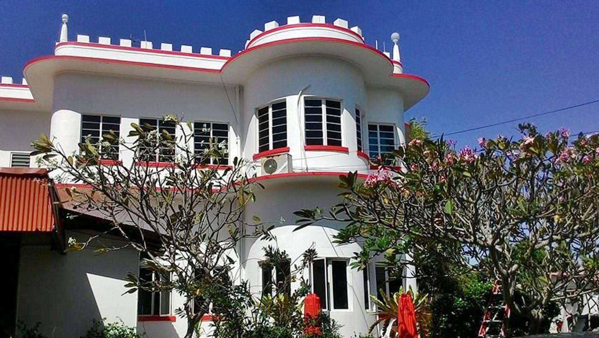 Shah'S Beach Resort Melaka Exterior foto